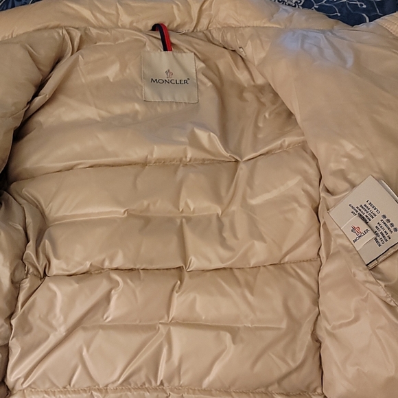 Moncler down jacket - Picture 15 of 16